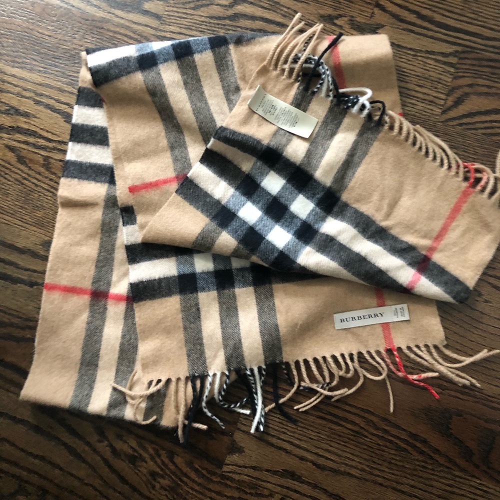 Giant icon Burberry Scarf